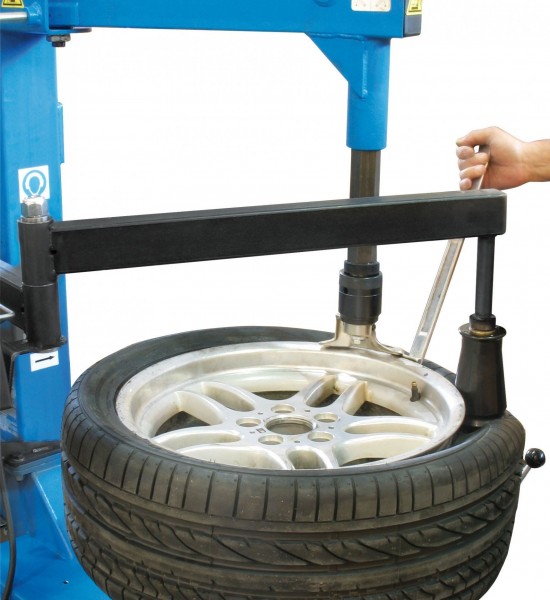 The Pressarm helps to depress the sidewall to insert the tire iron