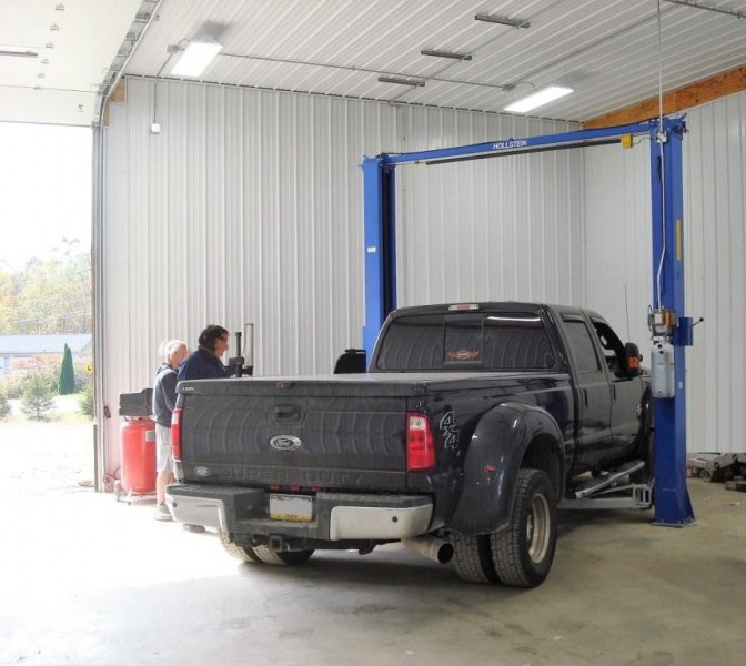 Hollstein 11000 Premium 2 Post Lift