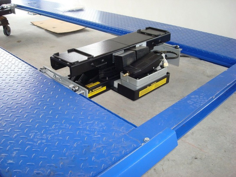 HOLLSTEIN 12-4P Four Post Lift (2)