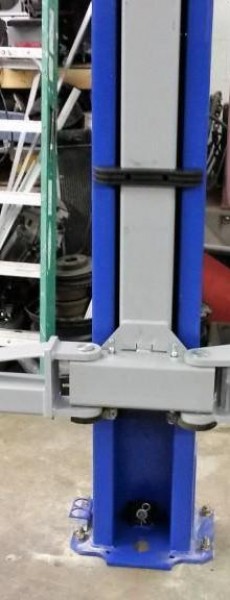 Hollstein 11000 Premium 2 Post, arms fully extended bet