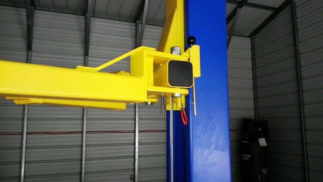 Hollstein 9000 lbs Clear Floor 2 Post Lift