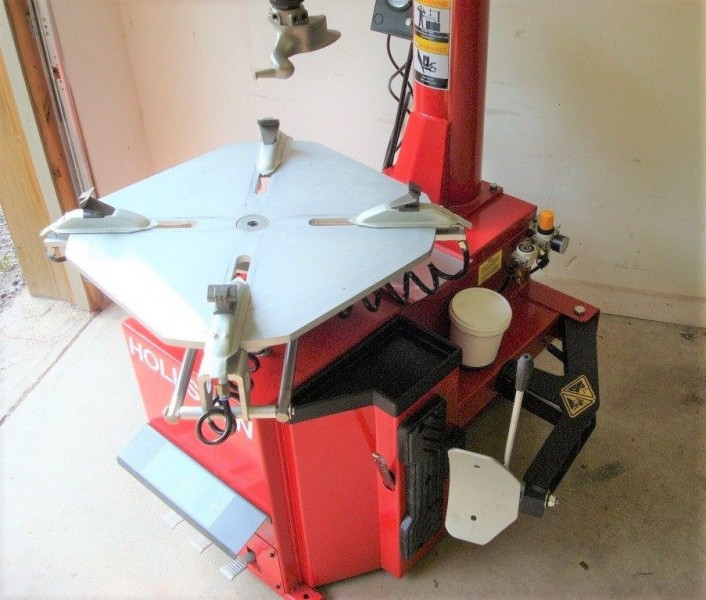 Hollstein Medium Duty Changer