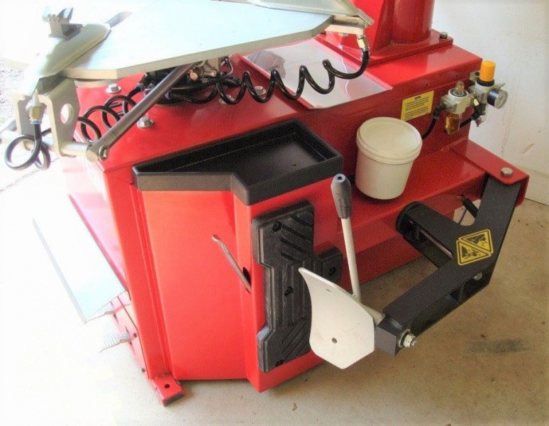 Hollstein Medium Duty Changer