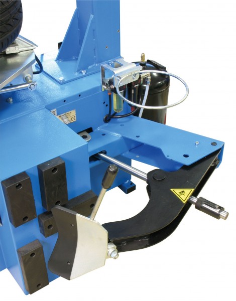 Large bead breaker opening