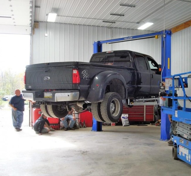 Hollstein 11000 Premium 2 Post Lift